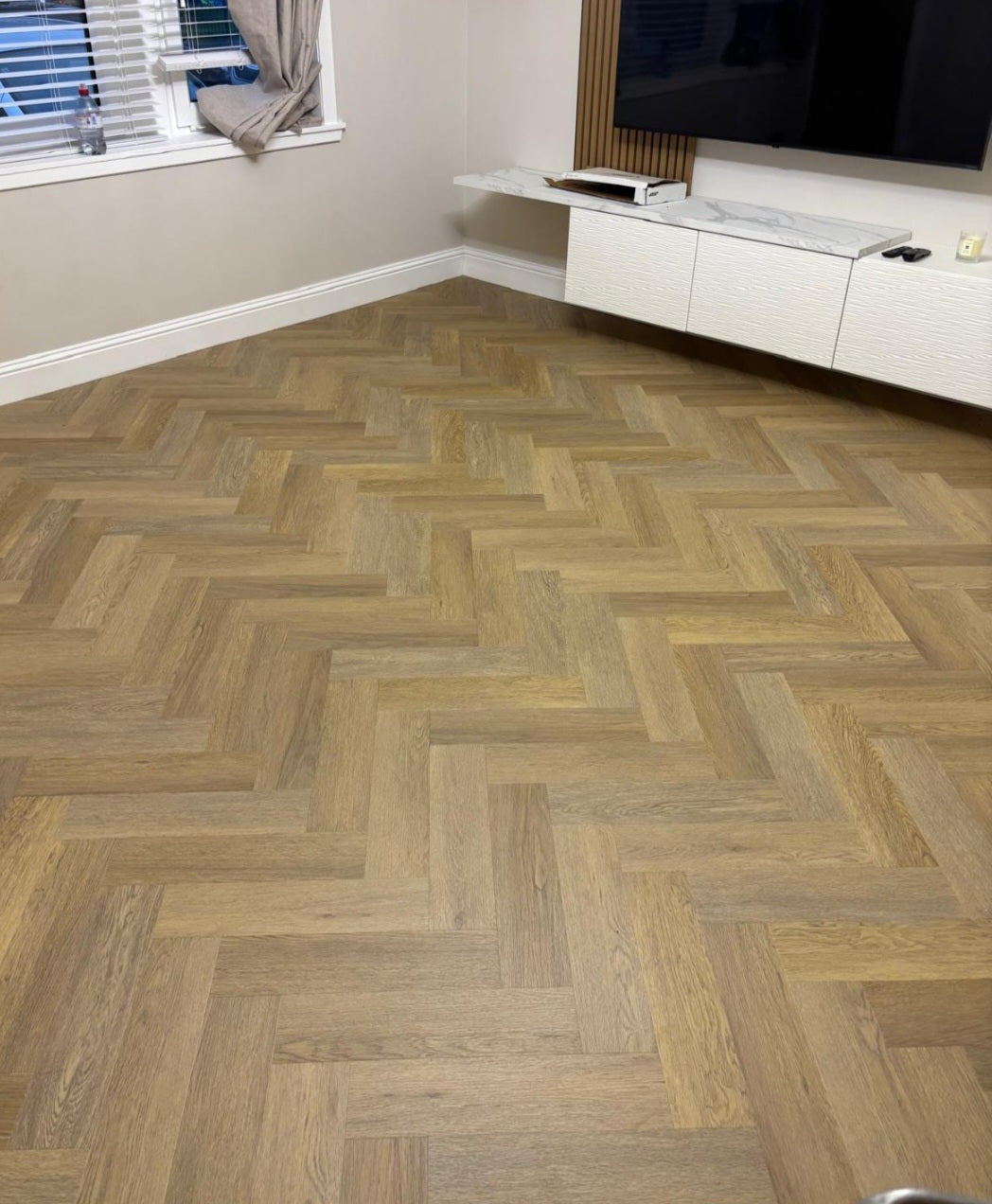Invictus Dryback 55 — Brushed Oak (Parquet Herringbone)
