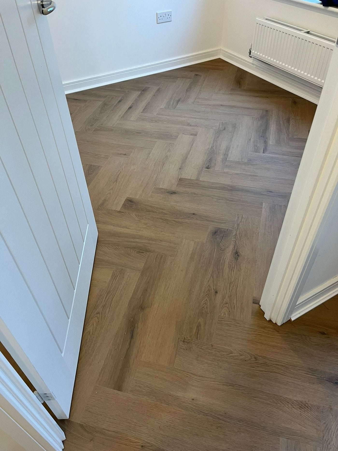 Cocoa Oak 5.0mm Herringbone Waterproof Click Vinyl