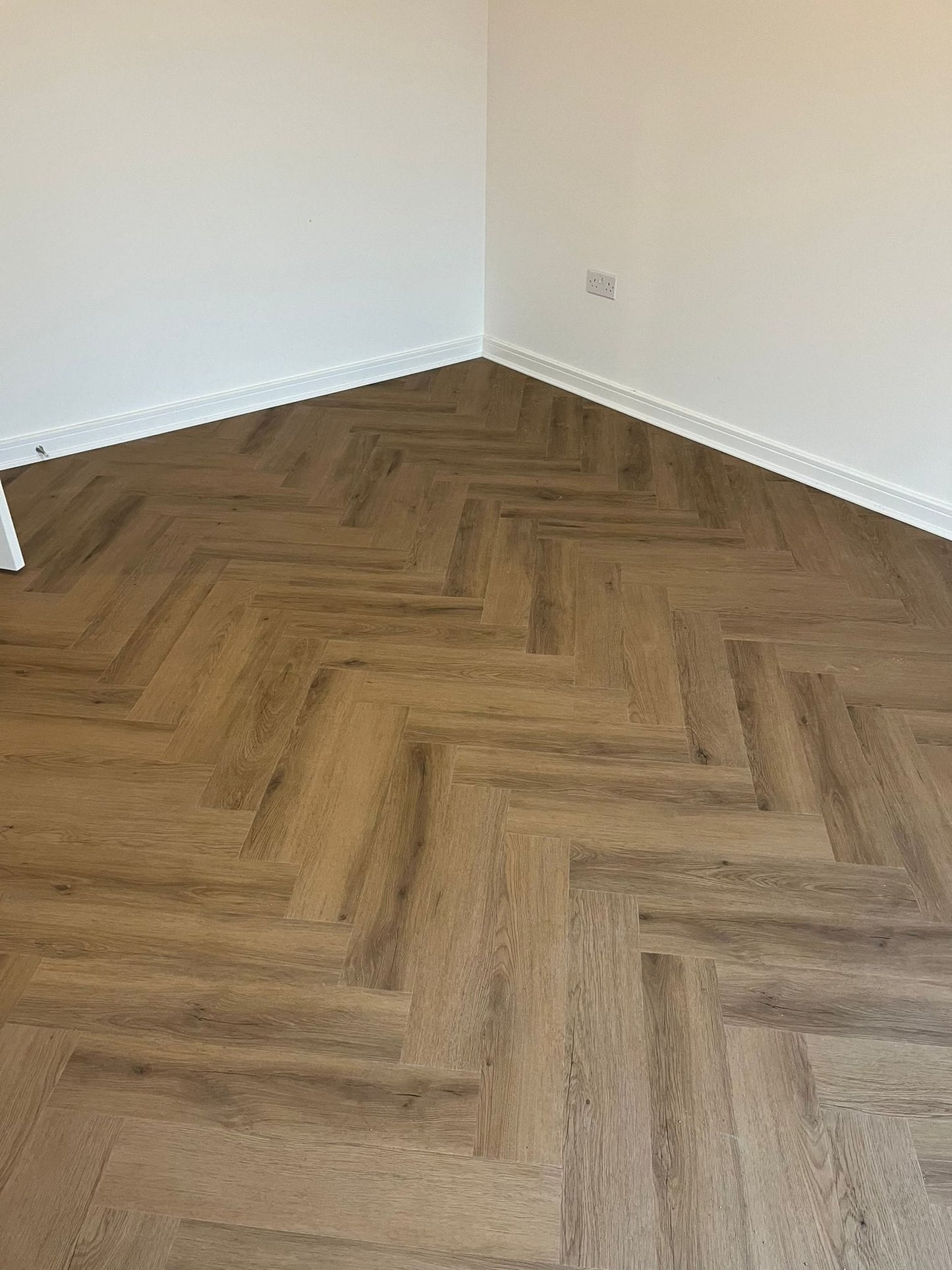 Cocoa Oak 5.0mm Herringbone Waterproof Click Vinyl